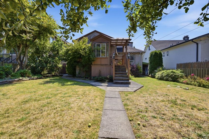55 W King Edward Avenue