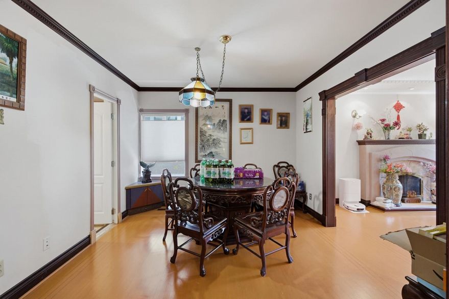 55 W King Edward Avenue