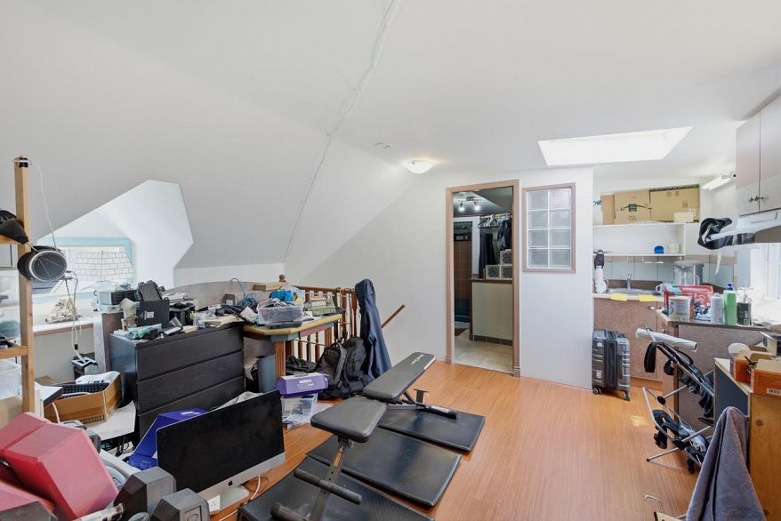 55 W King Edward Avenue