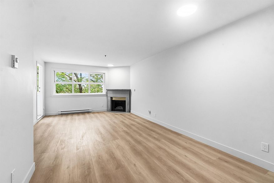 305 2928 Commercial Drive