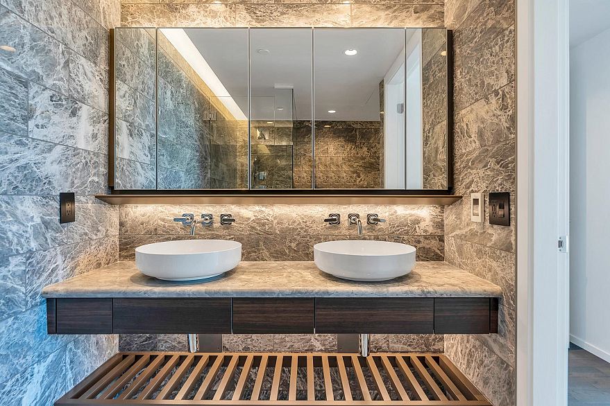 2402 1482 Robson Street