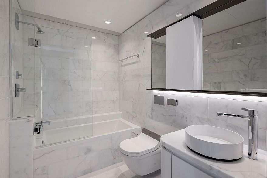 3102 1482 Robson Street