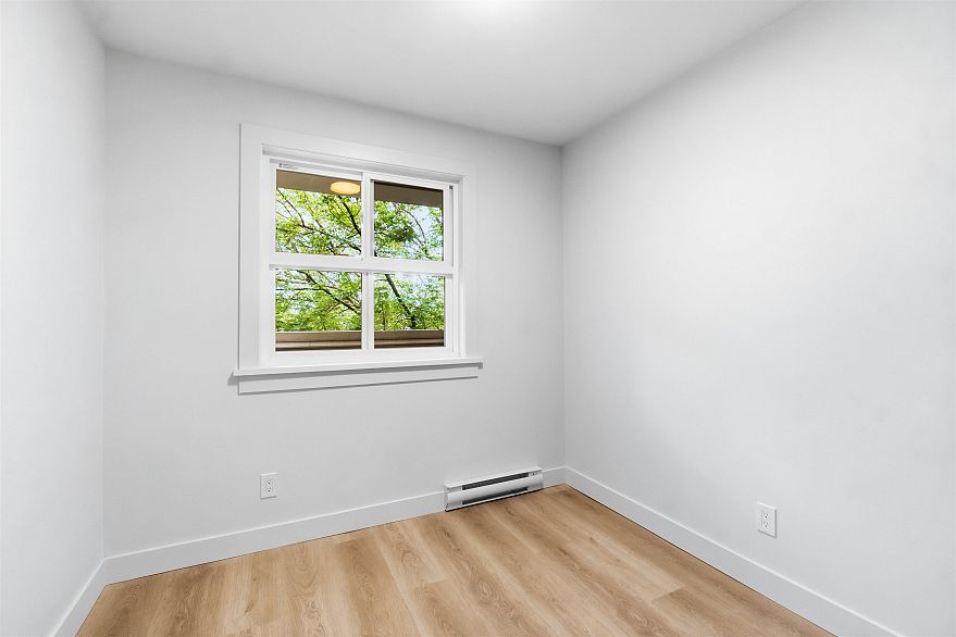 305 2928 Commercial Drive