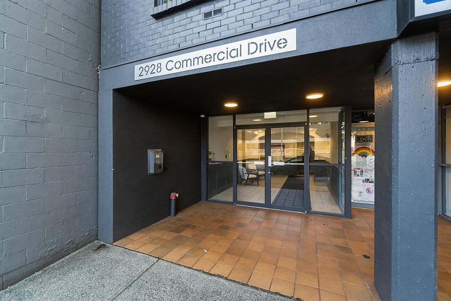 305 2928 Commercial Drive