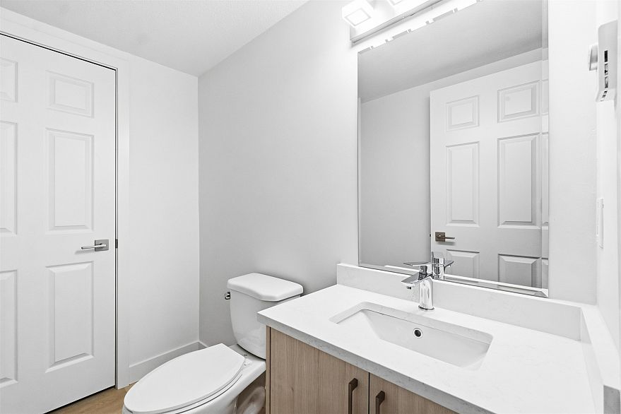 305 2928 Commercial Drive