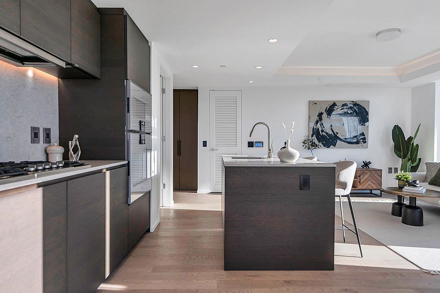 2303 1408 Robson Street