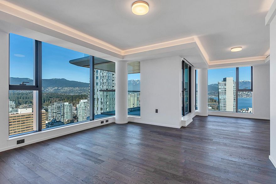 2402 1482 Robson Street