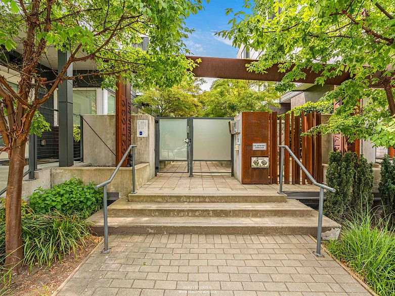 627 Victoria Drive