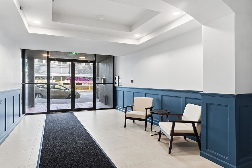 305 2928 Commercial Drive