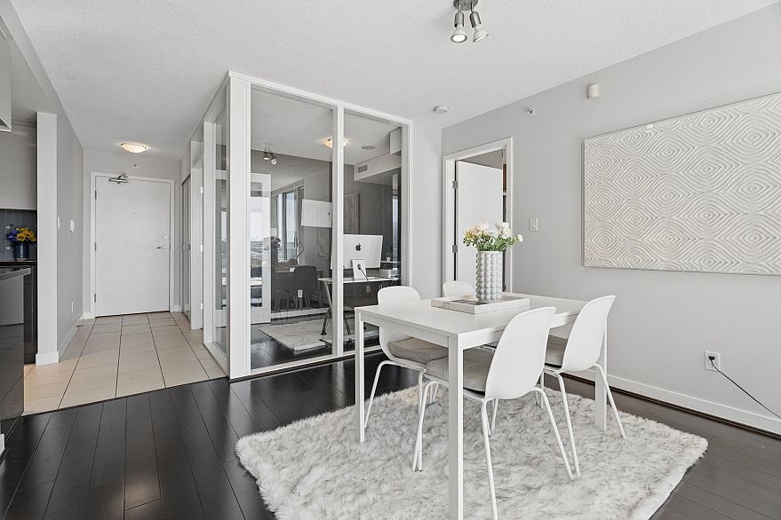 908 1408 Strathmore Mews
