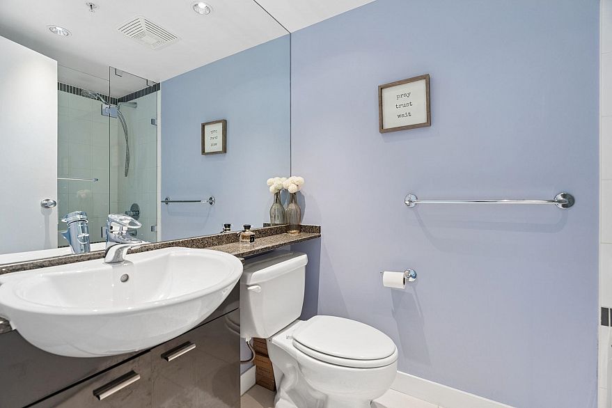 908 1408 Strathmore Mews