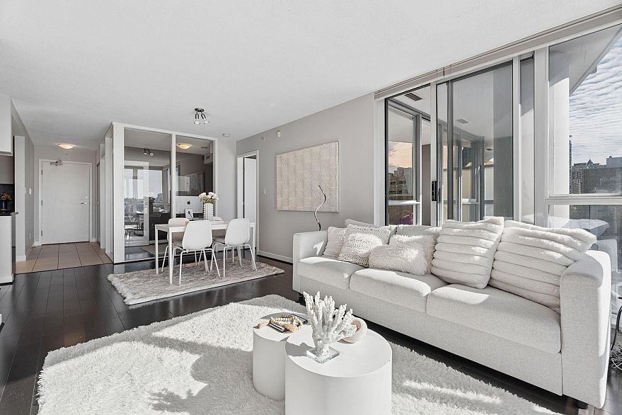 908 1408 Strathmore Mews