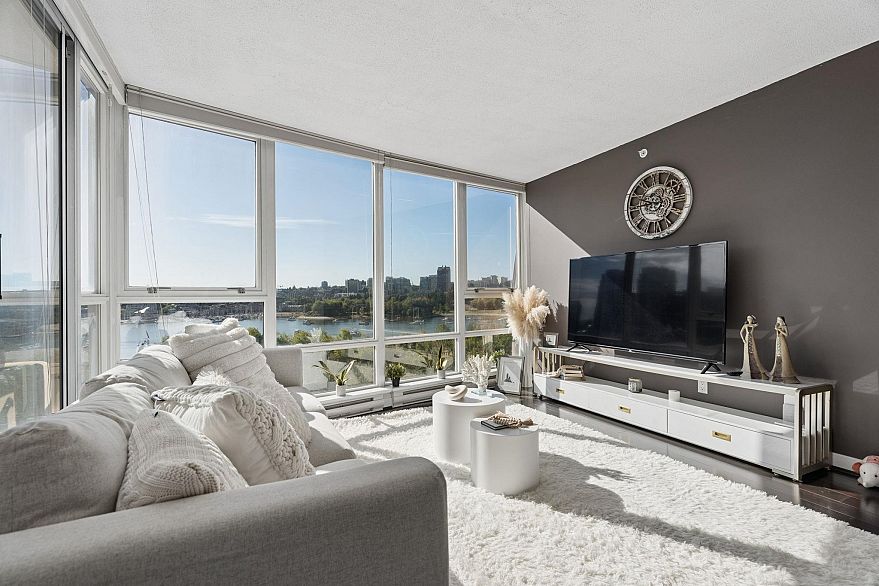 908 1408 Strathmore Mews