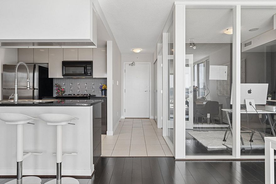 908 1408 Strathmore Mews