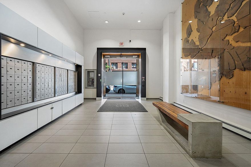 810 66 W Cordova Street