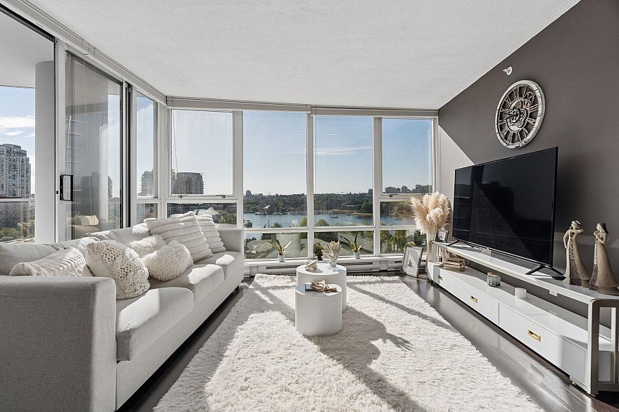 908 1408 Strathmore Mews