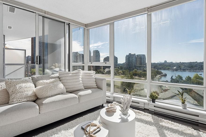 908 1408 Strathmore Mews