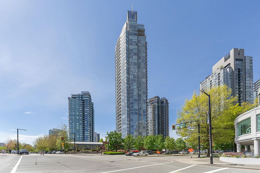 908 1408 Strathmore Mews