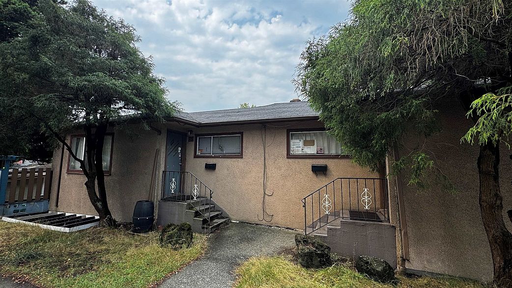 75 N Nanaimo Street