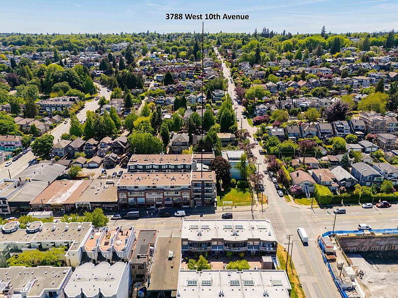 302 3788 W 10th Avenue