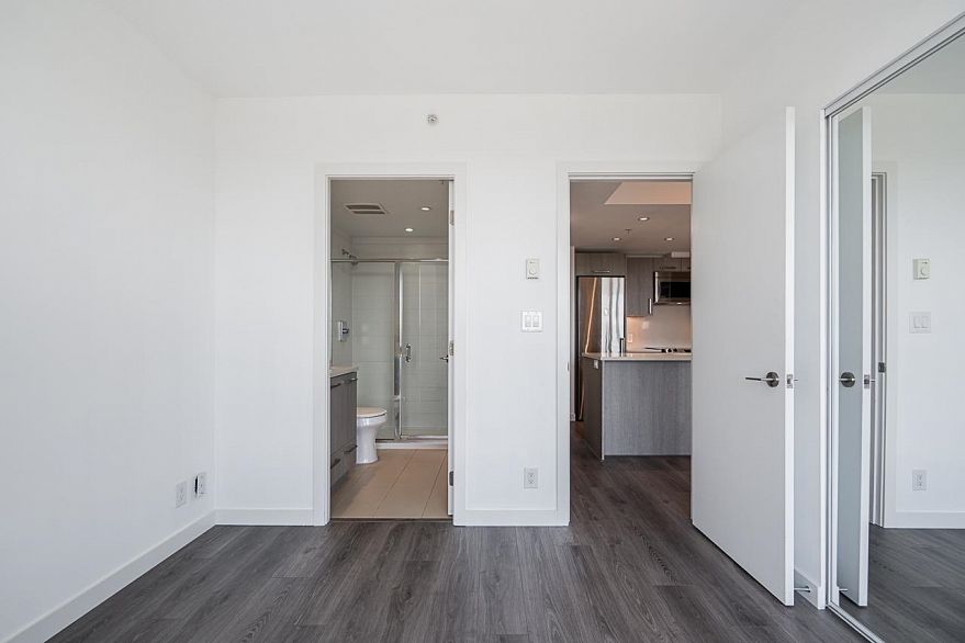 1006 983 E Hastings Street