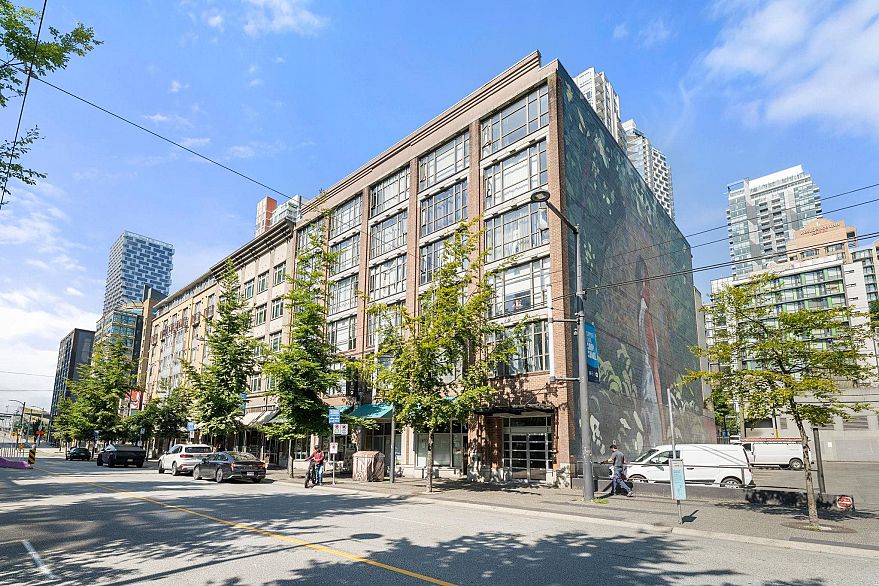 602 1249 Granville Street