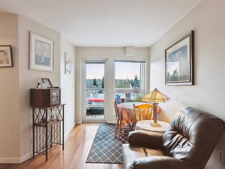 416 2891 E Hastings Street