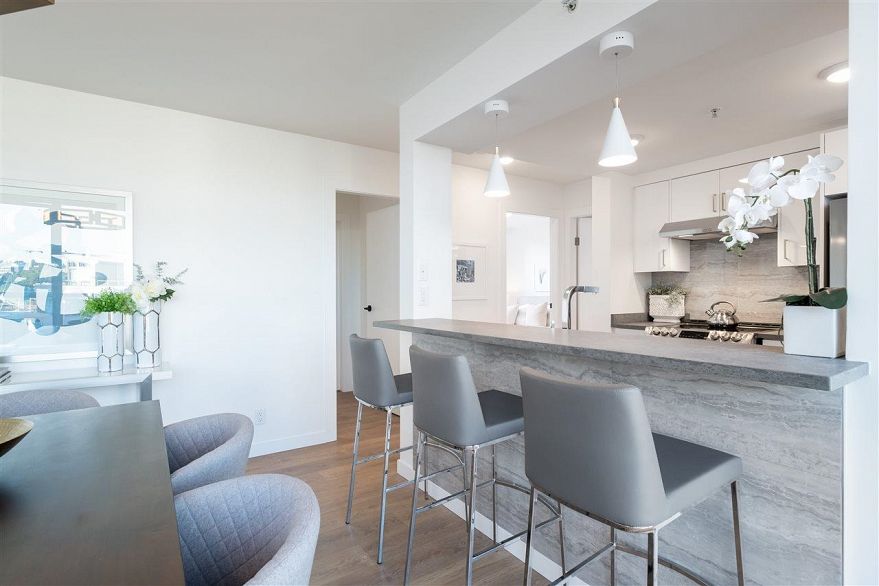 605 1228 Marinaside Crescent