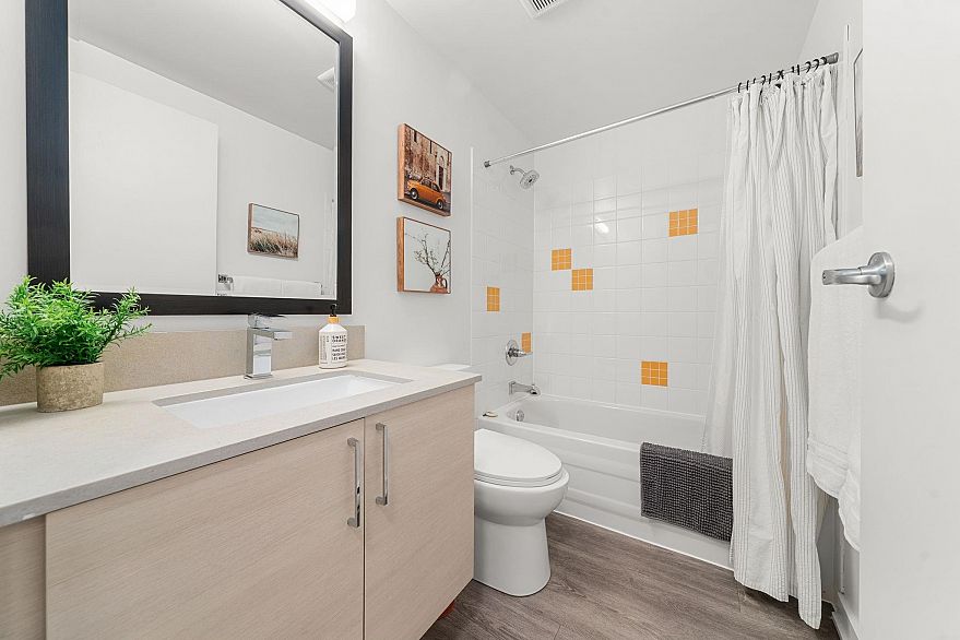 602 1249 Granville Street