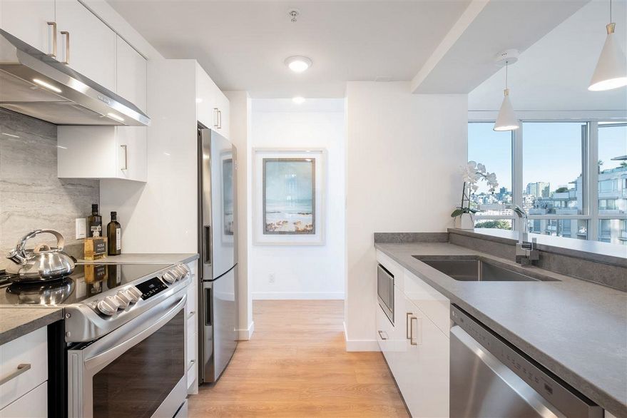 605 1228 Marinaside Crescent