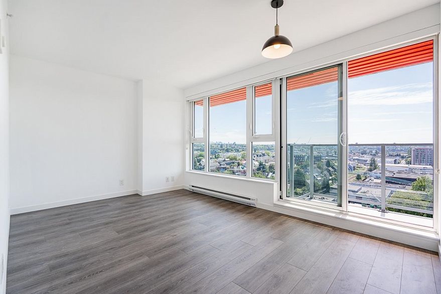 1006 983 E Hastings Street