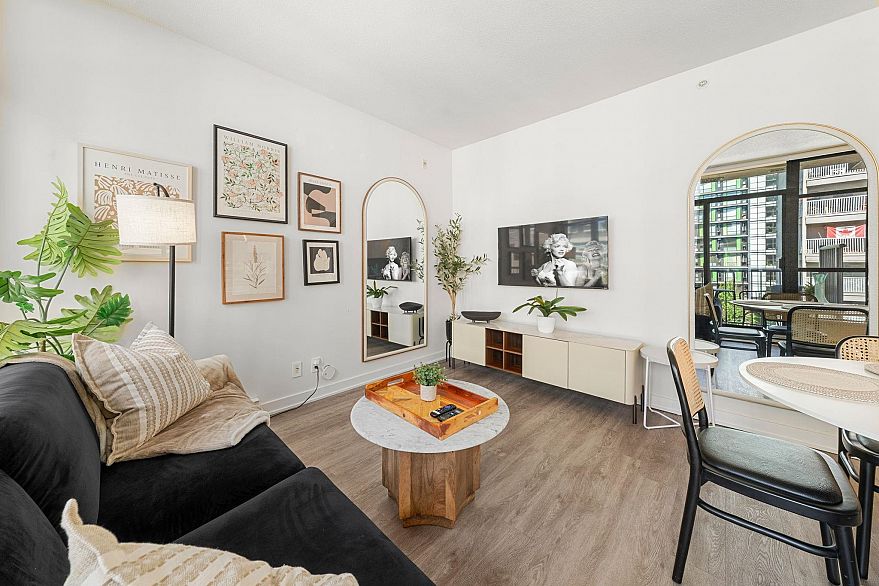 602 1249 Granville Street