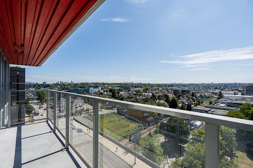 1006 983 E Hastings Street