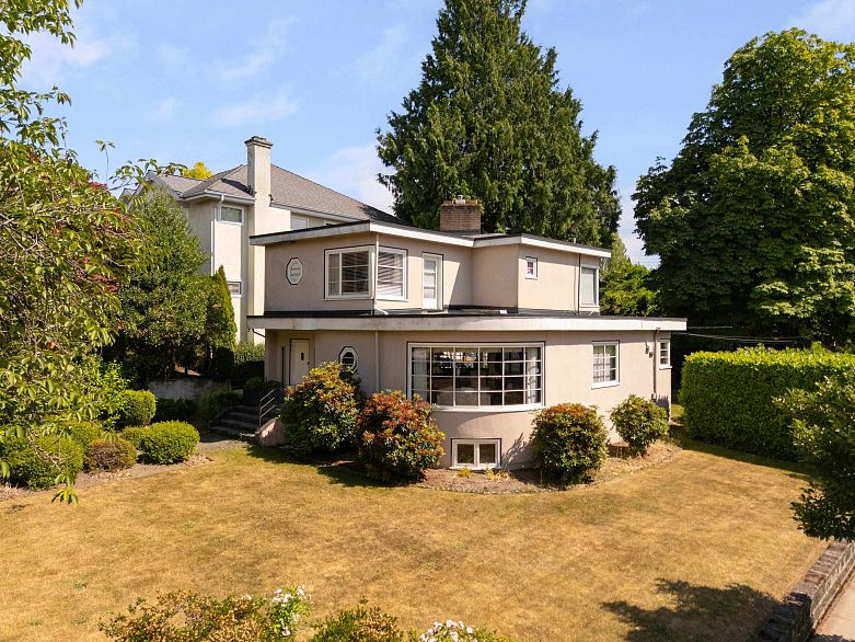 696 W 27th Avenue