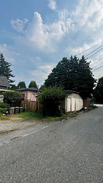75 N Nanaimo Street