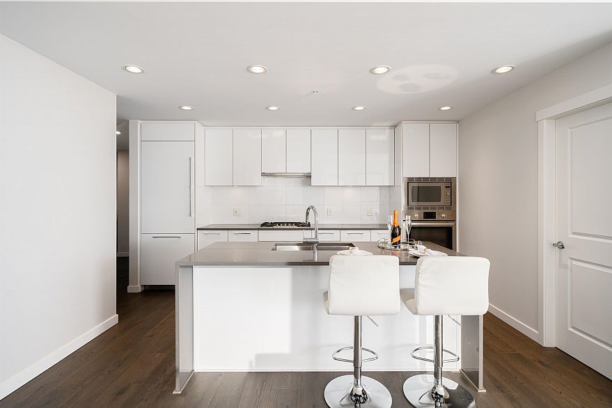 1309 3487 Binning Road
