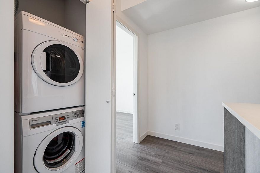 1006 983 E Hastings Street
