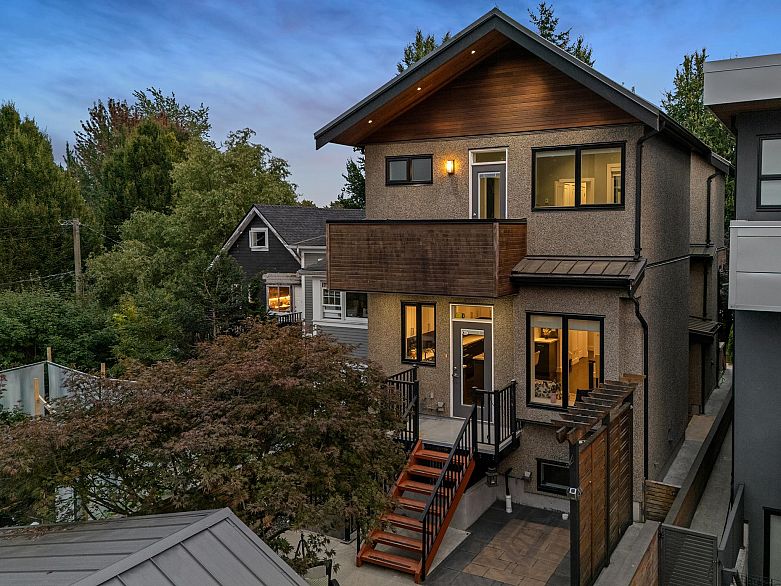 285 E 19th Avenue