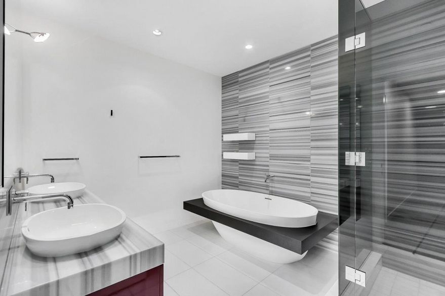 1701 277 Thurlow Street