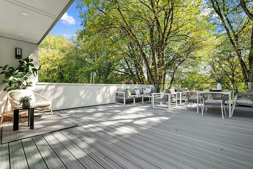 3 1491 Devonshire Crescent