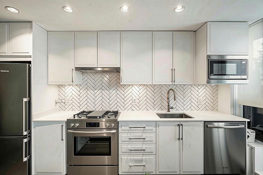 204 2435 Kingsway
