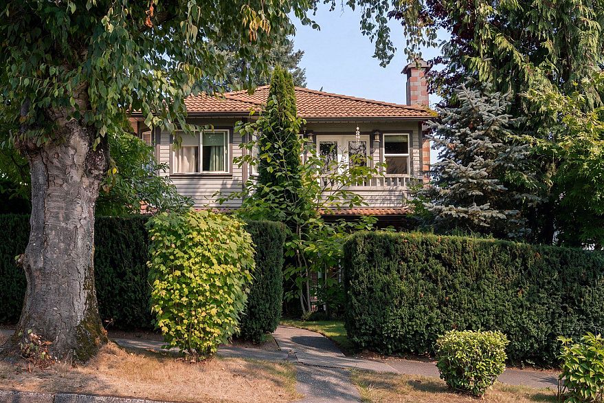 2183 Napier Street