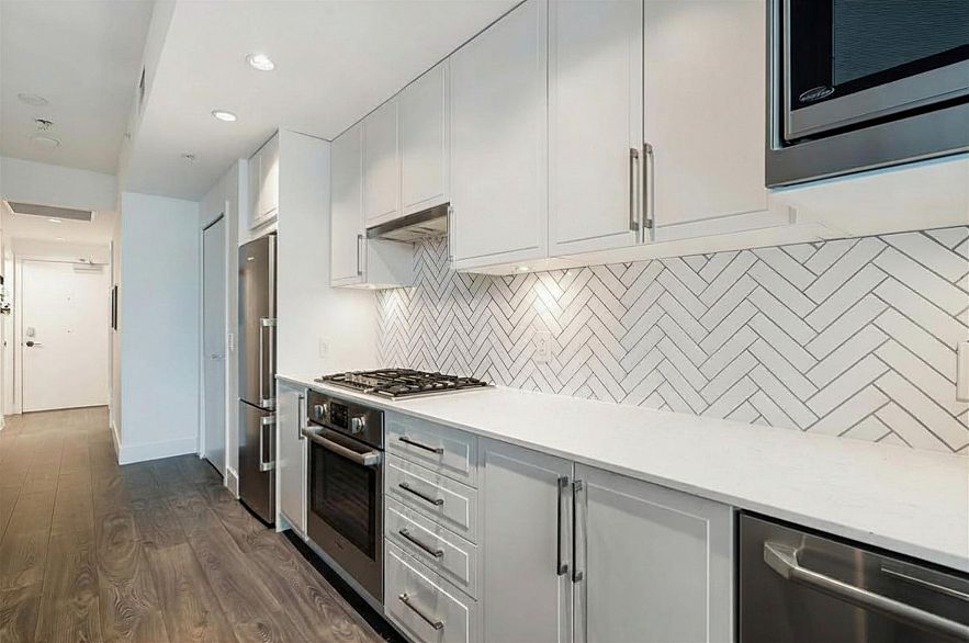 204 2435 Kingsway