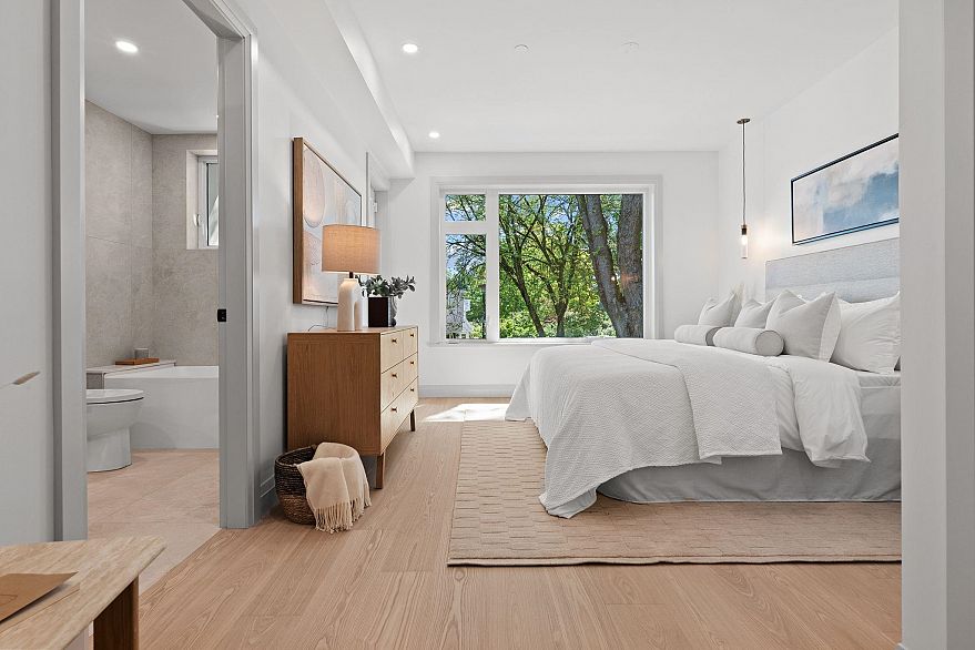 3 1491 Devonshire Crescent
