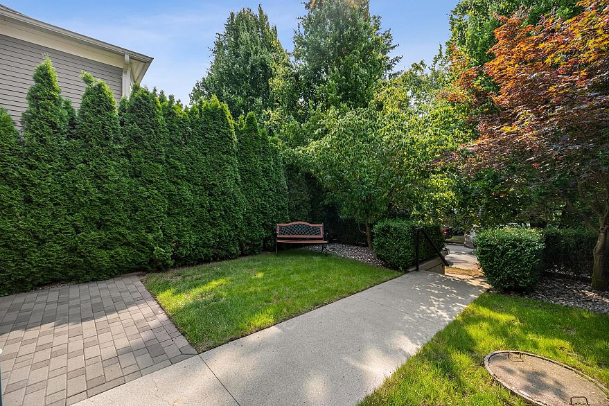 285 E 19th Avenue