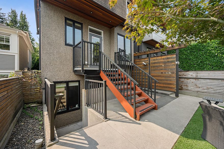 285 E 19th Avenue