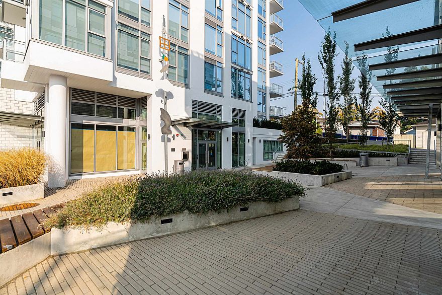 204 2435 Kingsway