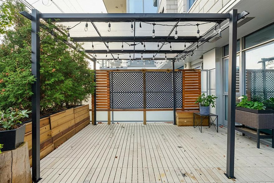 204 2435 Kingsway