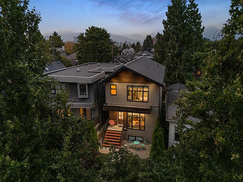 285 E 19th Avenue