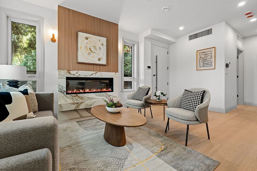 4 1491 Devonshire Crescent